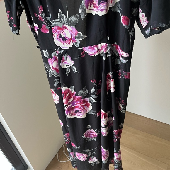 Black long floral dress - Picture 3 of 4
